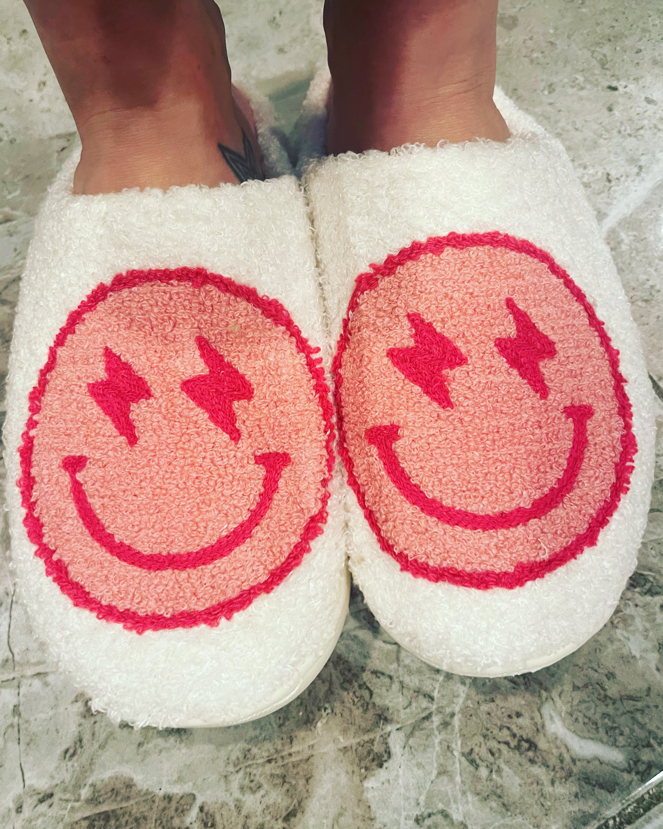 HAPPY SLIPPERS